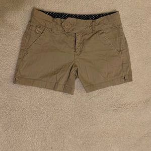 Khaki shorts size 7